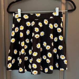 Vintage Daisy Print Black‎ Mini Skirt Size M